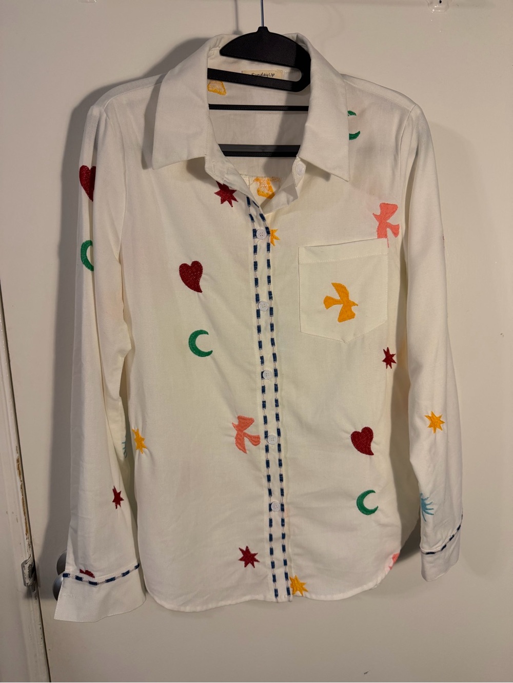 Sunday up White Button-Down Shirt with Multicolor Embroidered Motifs Small